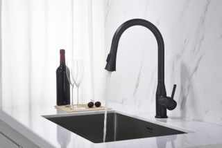 Смеситель для кухни Timo Saona с выдвижной лейкой чёрный 2336/03FL